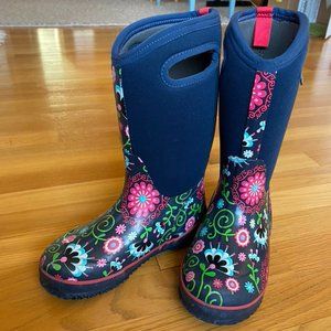 BOGS insulated rain boots size 3 (big kid)